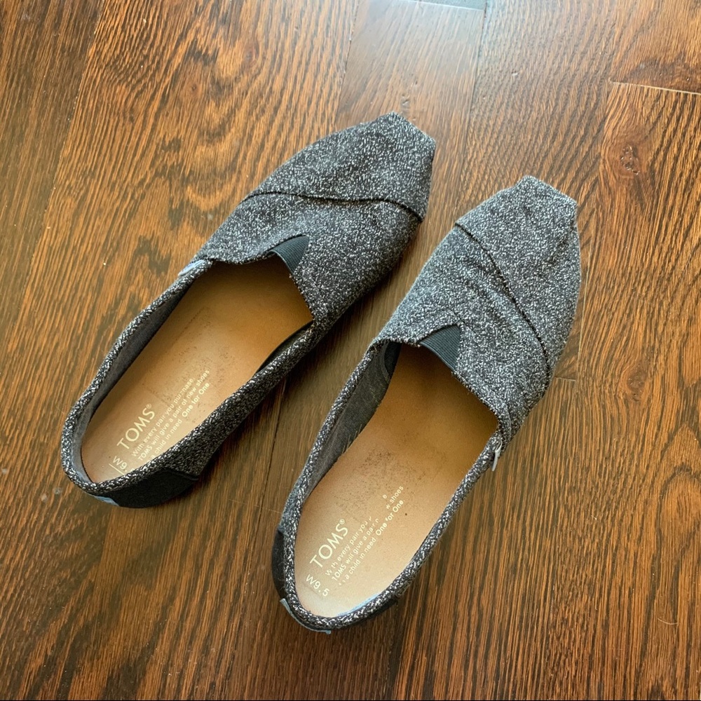 TOMS’ Shoes